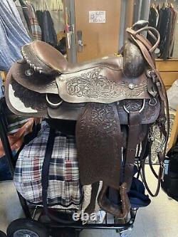 Western pleasure show saddle